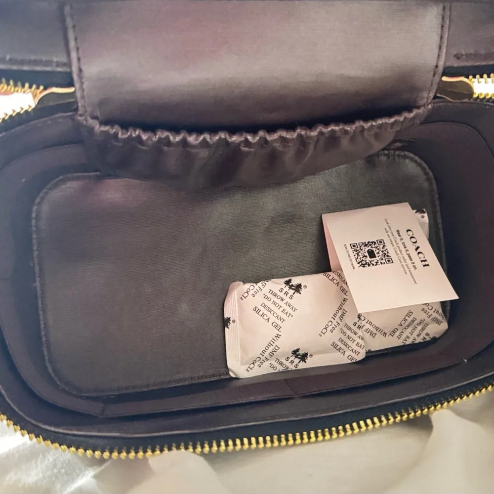 Coach leather cosmetic case black with red cherry's, interior mirror‎ NWT